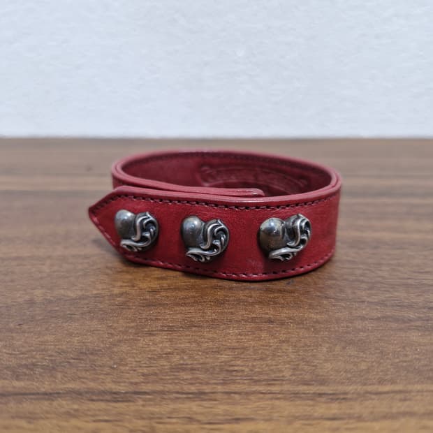 [OS] 크롬하츠 레드 하트 3버튼 레더 팔찌
