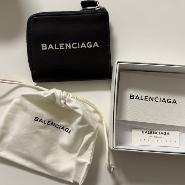 발렌시아가 키링 카드 지갑