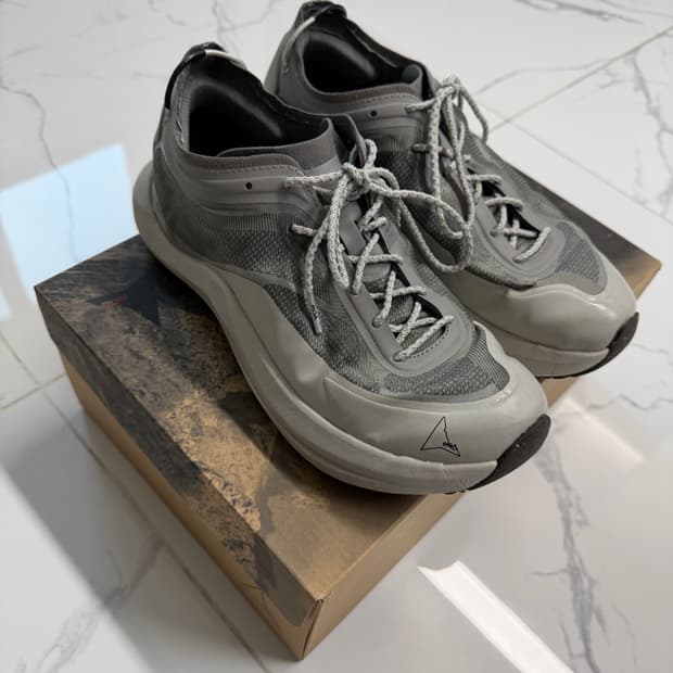 로아 셀라 41 그레이