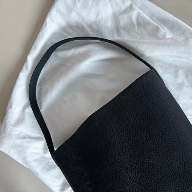 더로우 파크백 미듐 새제품 다크파인