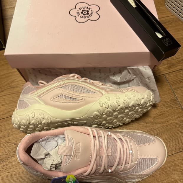 휠라 에샤페 255 새상품 