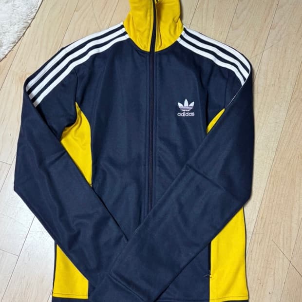 아디다스 유로파 트랙탑 85 새상품