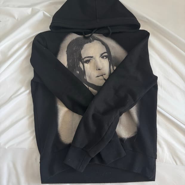 돌체앤가바나 모니카 벨루치 후드