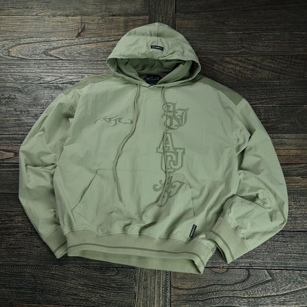 [아조바이아조] 나일론 도킹 프린팅 오버사이즈 후드티 베이지 M18438