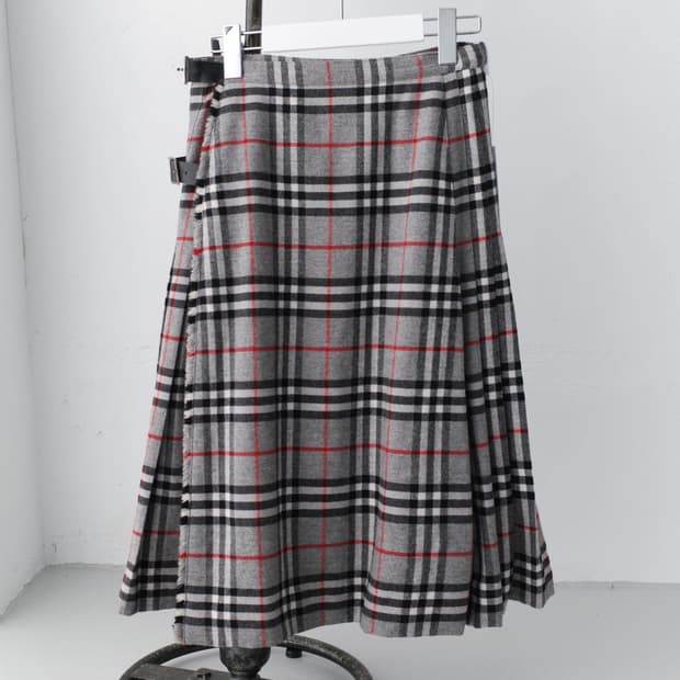 burberry) check buckle skirt