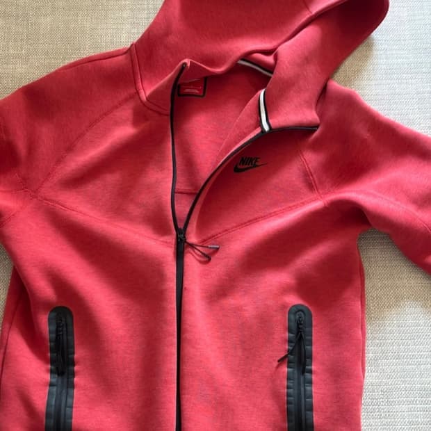 희귀매물)나이키 테크팩 레드