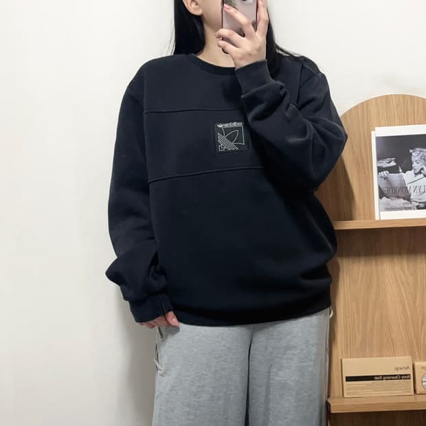 [정품] 아디다스 블랙 중앙스퀘어 로고 기모 맨투맨 [ XL ]