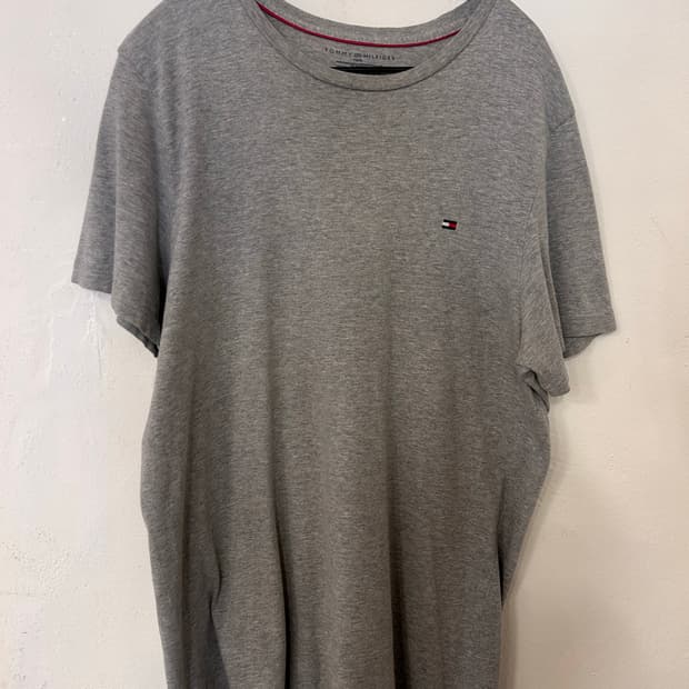 타미힐피거 회색 반팔티 M