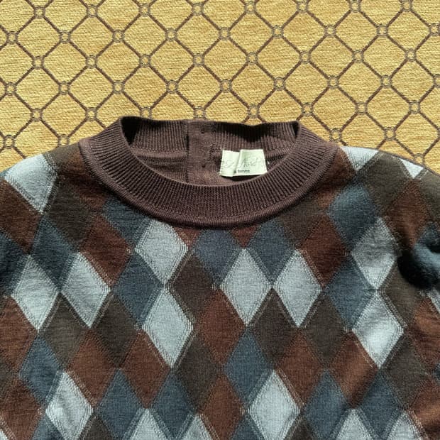 브라운 아가일 패턴 니트