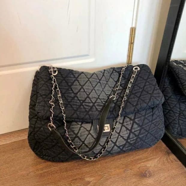 퀄팅 데님 체인 숄더백