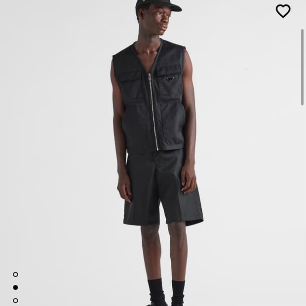 프라다 리나일론 버뮤다 팬츠 / 48 / 사용감