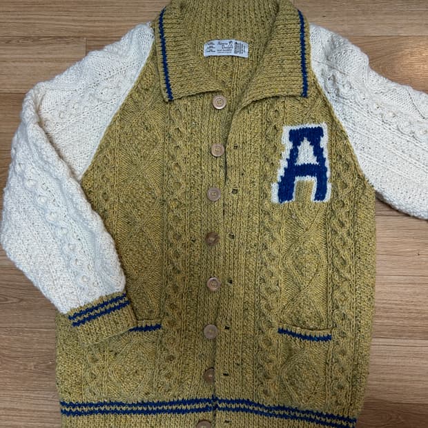 Athena Designs 스웨터