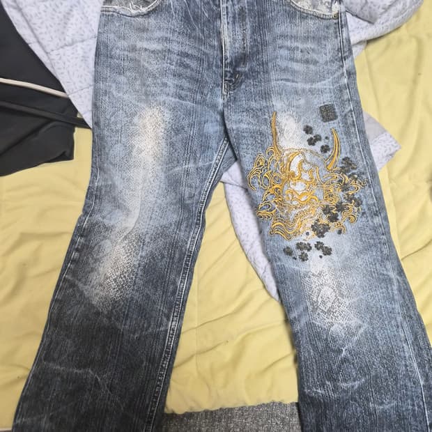 카타쿠리타마시 오니 자수 뱀피 데님