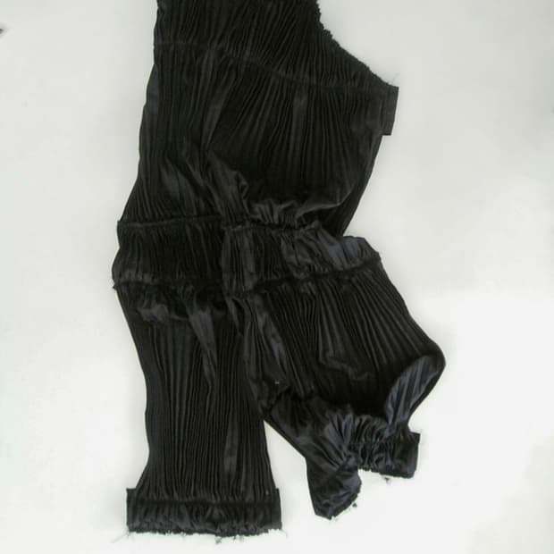 에옹쓰 Hand Crease Apron -Black 