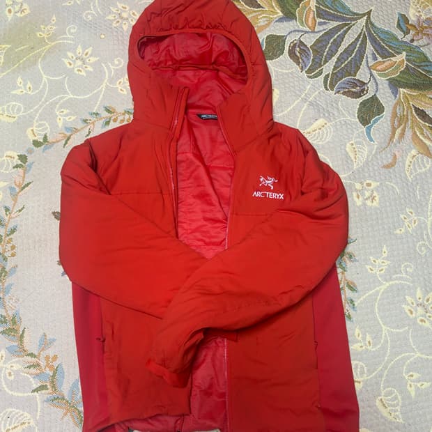 아크테릭스 아톰 후디 