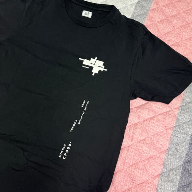 C.P컴퍼니 블랙 반팔 프린팅 티셔츠(L)