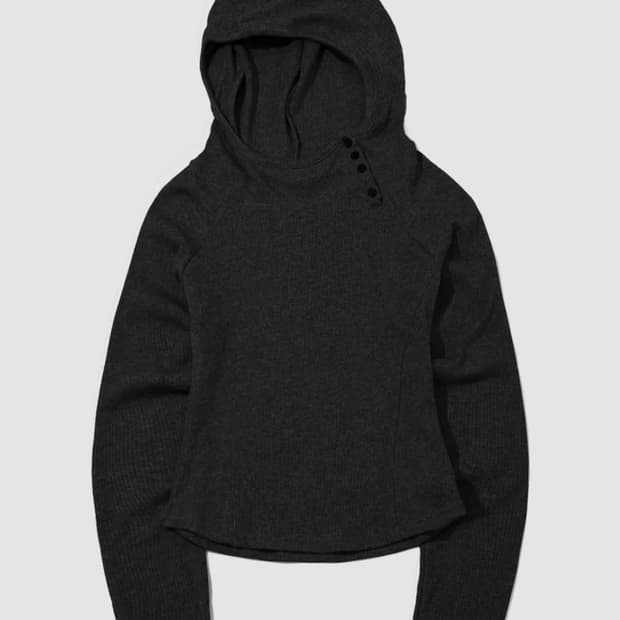 플레이스 스튜디오 세미크롭 사이드 버튼 후드 롱 슬림 긴팔 티셔츠