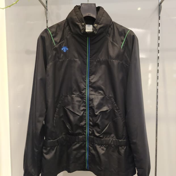 데상트 올터레인 여성바람막이 쟈켓(A급)