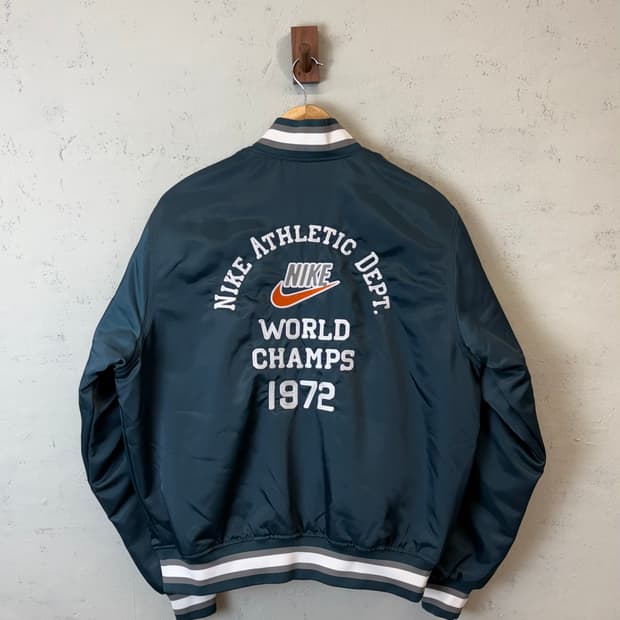 나이키 사틴 루즈핏 빅로고 바시티 자켓