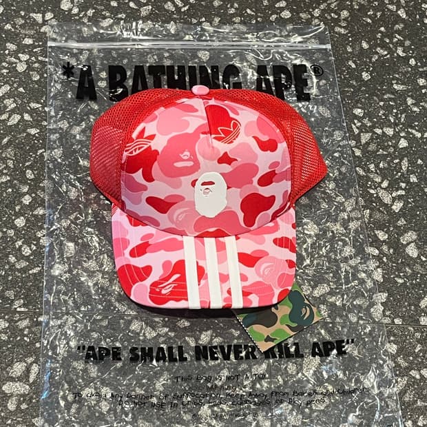 아디다스 X 베이프(BAPE) 협업 트러커 캡 판매합니다.