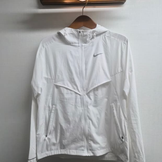 M) 나이키 러닝 패커블 경량 바람막이 팝니다