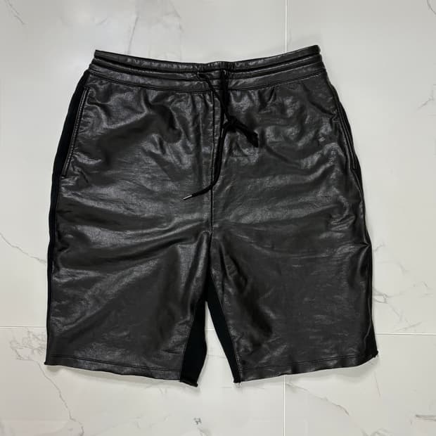 미하라 야스히로 fake leather 반바지