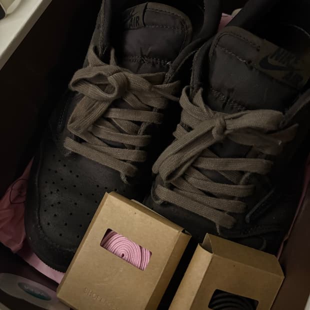 조던1 트래비스 스캇 모카 브라운 260