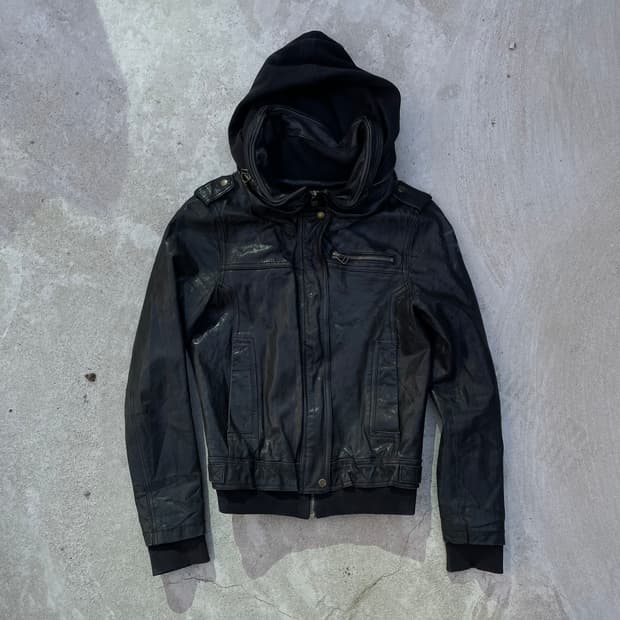 쉽스킨 후디드 레더 자켓