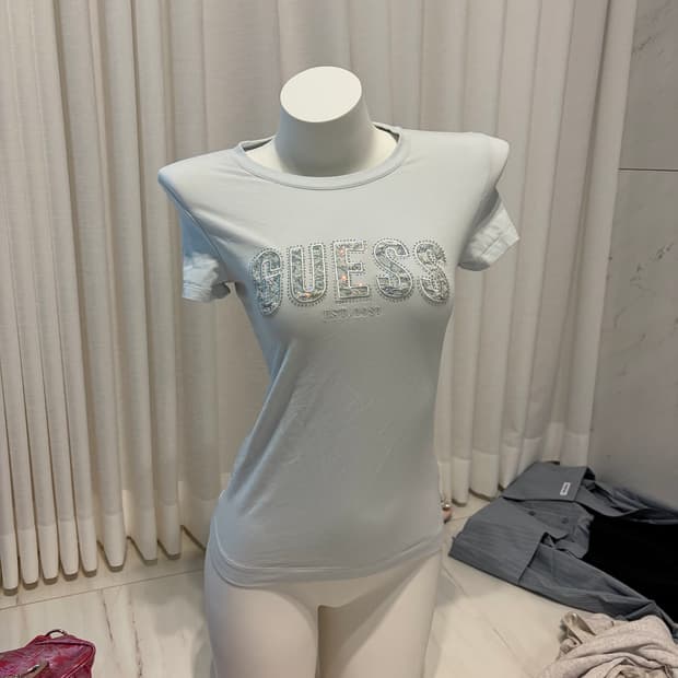 게스 빈티지 반팔티 guesseco하이틴 y2k