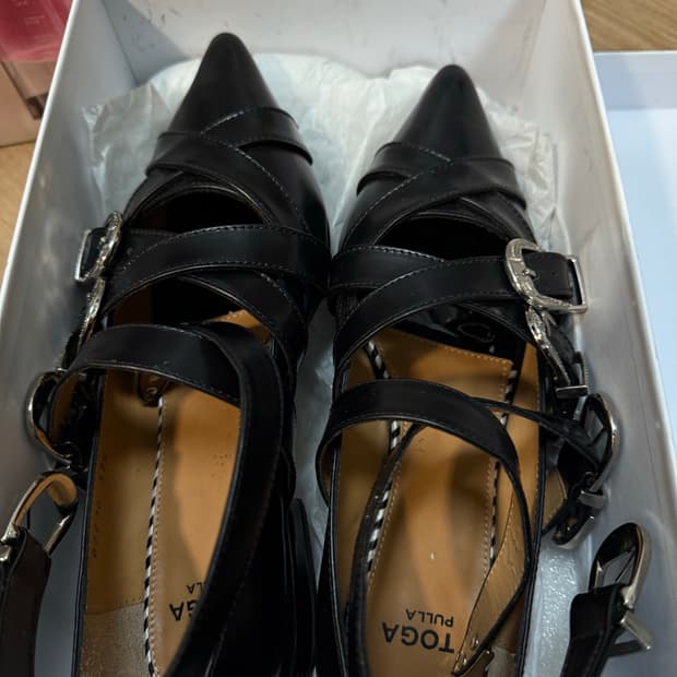 Toga Pulla 토가 풀라 AJ926 블랙 펌프스 37.5