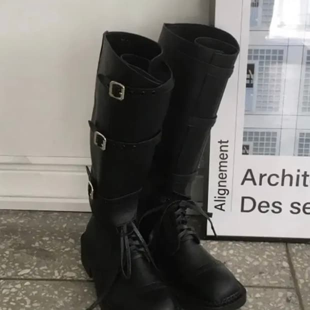 Noir boots