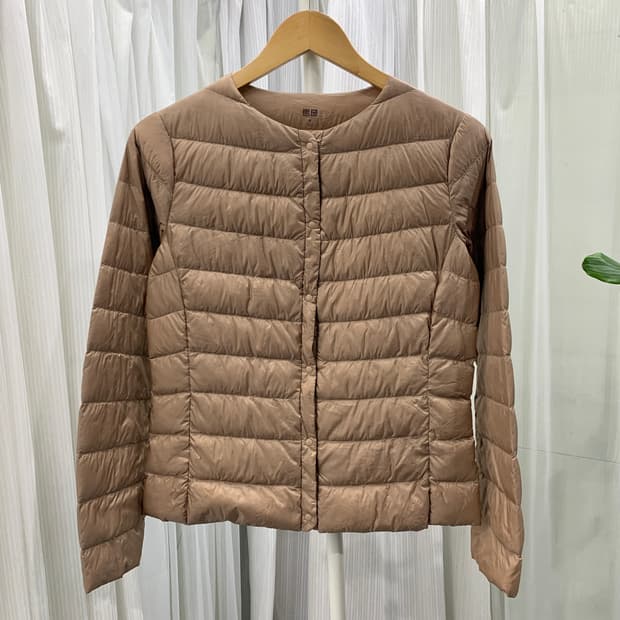 일본 유니클로 여성 슬림 라인 경량 패딩 1743