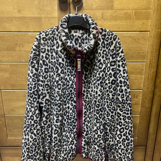 (4) 캐피탈 레오파드 후리스