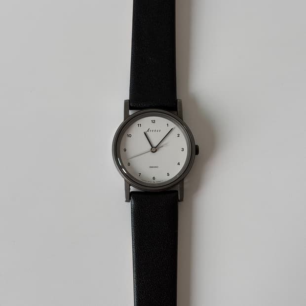 1980s Avenue Black Ladies Quartz