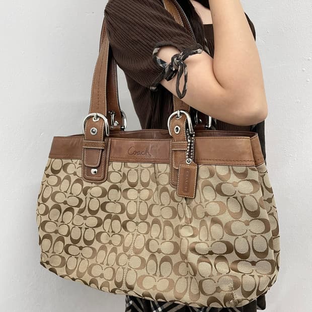 코치 자카드 버클 숄더백