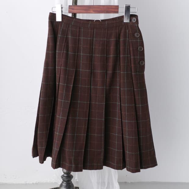check pleats skirt 