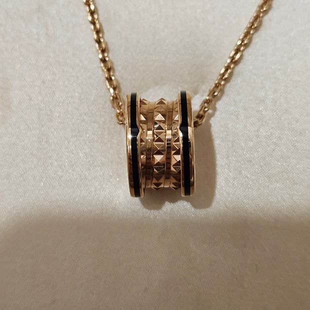 불가리 비제로원 락 목걸이 로즈골드 18k