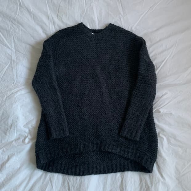 차콜 오버 니트