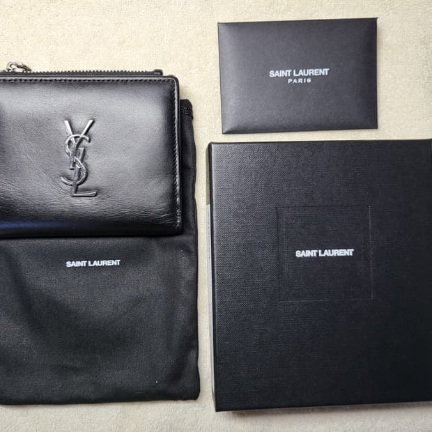 생로랑 반지갑 은장