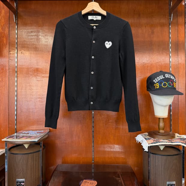 꼼데가르송 플레이 하트 와펜 가디건 [ 55 ]