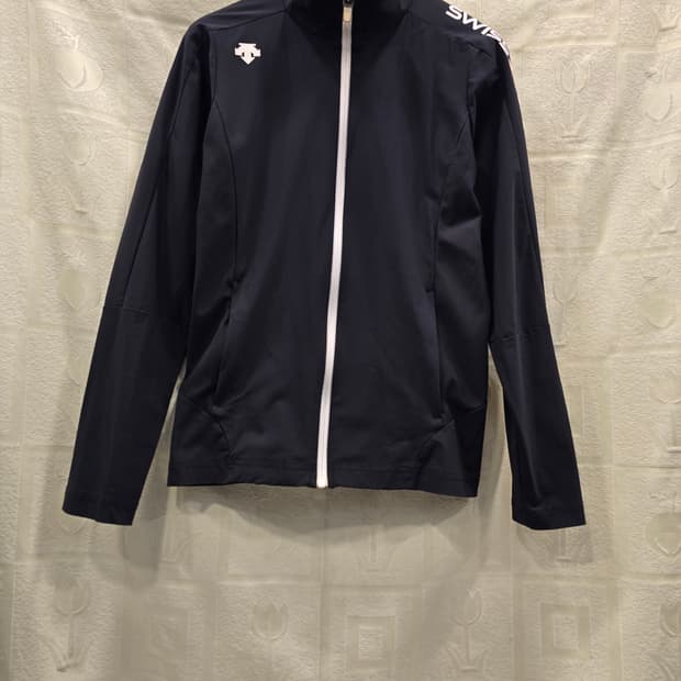 데상트 스위스 트라이애슬론 냉감 집업 자켓 85(S)