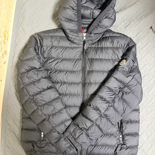 몽클레어 갈리온 쇼트 경량패딩 남성