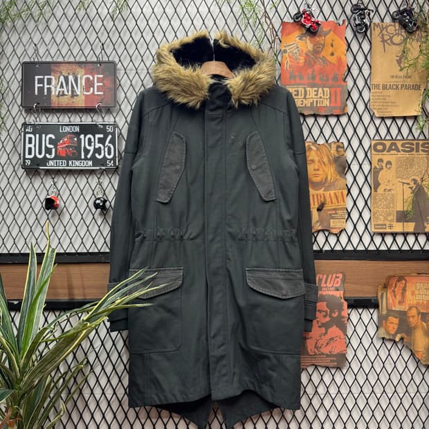 디젤 퍼트리밍 후드 롱 필드파카 코트 전면 로고플레이 포인트 카키