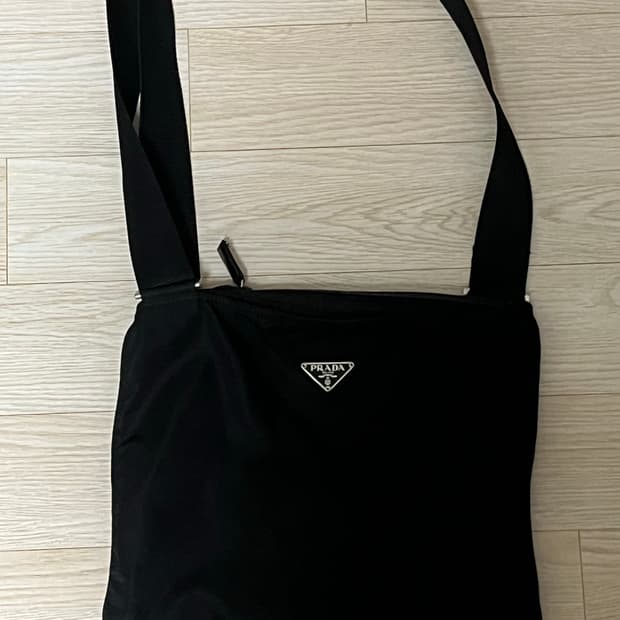 프라다 블랙 나일론 숄더백