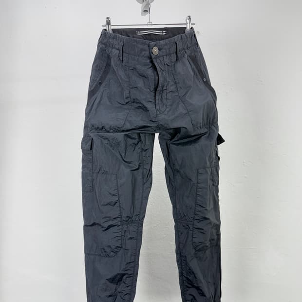스톤아일랜드 20ss 블랙 나일론 메탈 시어서커 카고 팬츠
