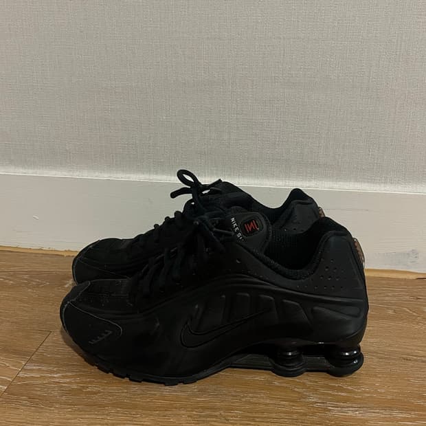 나이키 샥스 r4 245