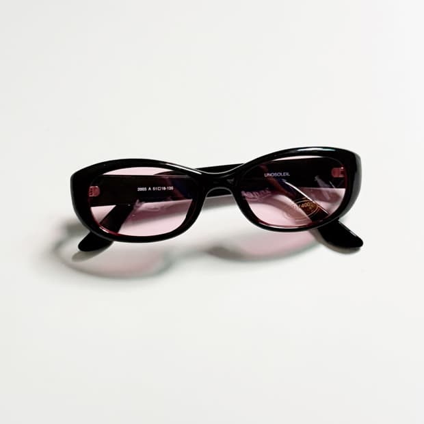 UNOSOLEIL 블랙 볼드 오벌 프레임 틴트 빈티지 선글라스