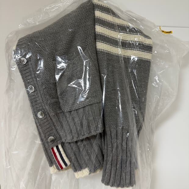 톰브라운 케이블 언발패턴 니트(1)