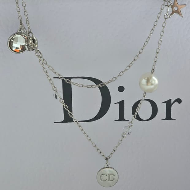 디올 은장 멀티챰 롱 체인 네크리스