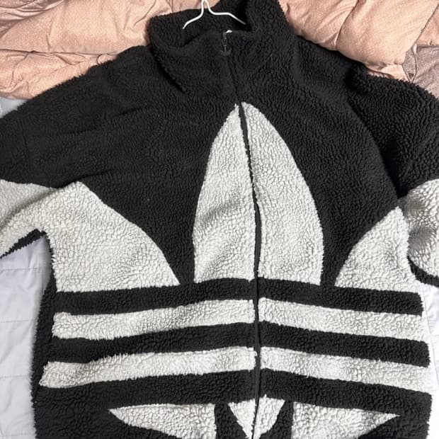 아디다스 빅로고 파이어버드 뽀글이 플리스 점퍼